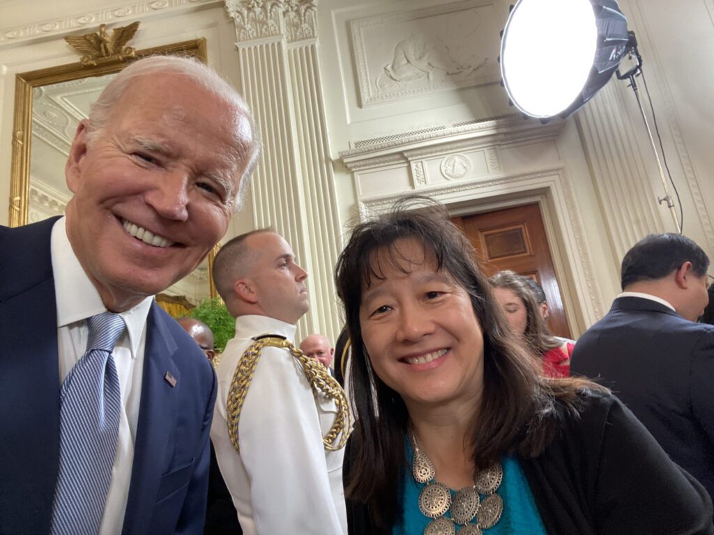 AMWA Attends White House Announcement on Move to Reduce Medicare Drug Costs